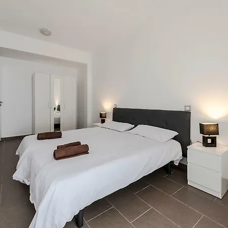 Apartamento Iii Apartman *